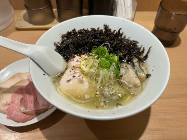 「牡蠣塩らぁ麺+トッピング(チャーシュー)」@らぁ麺 ふじ田 荻窪店の写真