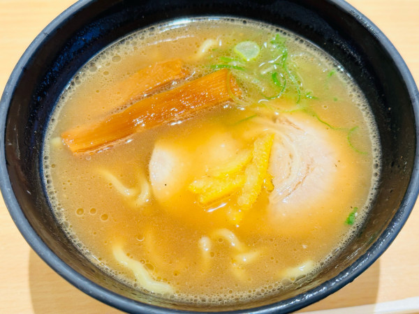 「中華蕎麦とみ田監修 豚骨魚介らぁめん 570円」@かっぱ寿司 葛飾立石店の写真