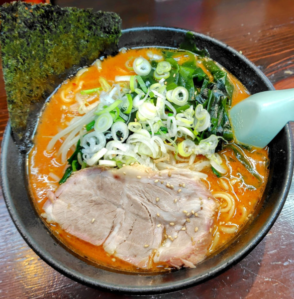 「辛味噌らーめん 1050円」@さつまっこ 平和島店の写真