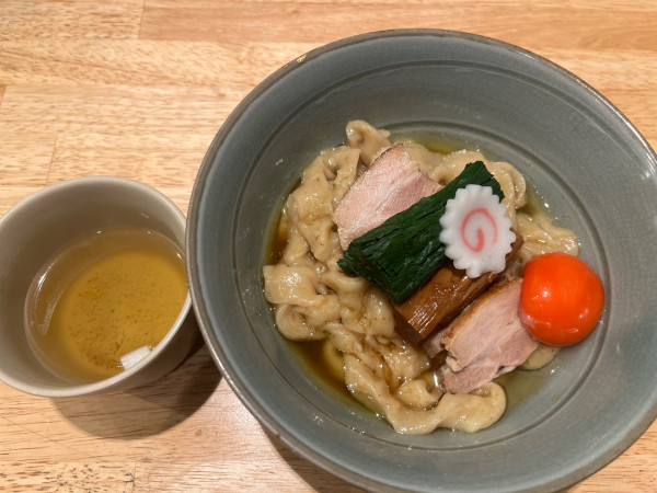 「油そば、出汁スープ付き」@だしと麺 遊泳の写真