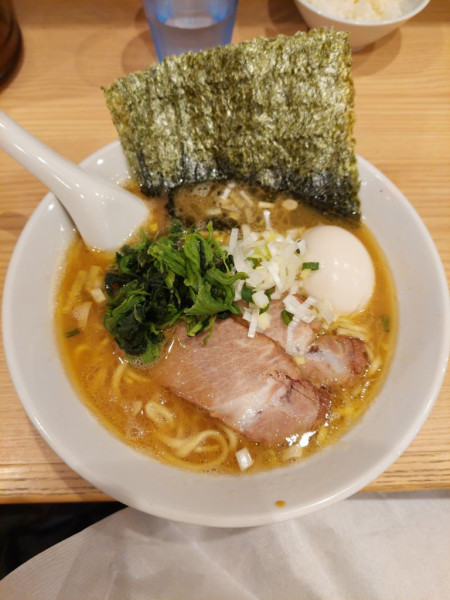 「モンタ麺並＋小ライス」@ラーメンモンタナ 秋葉原店の写真