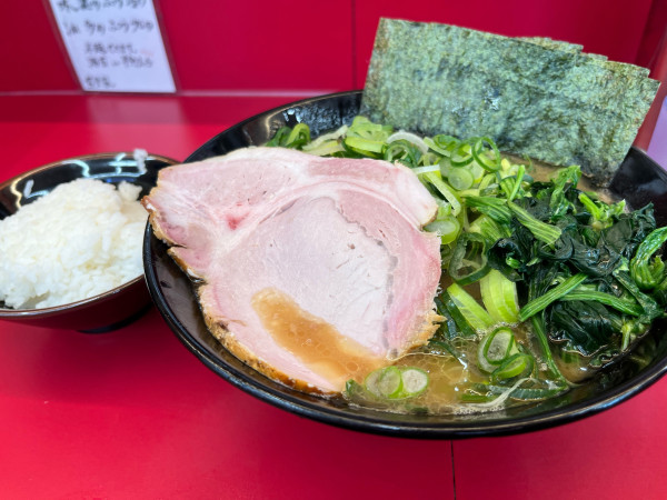 「中盛海苔九条ネギ」@横浜家系ラーメン 宮里家の写真