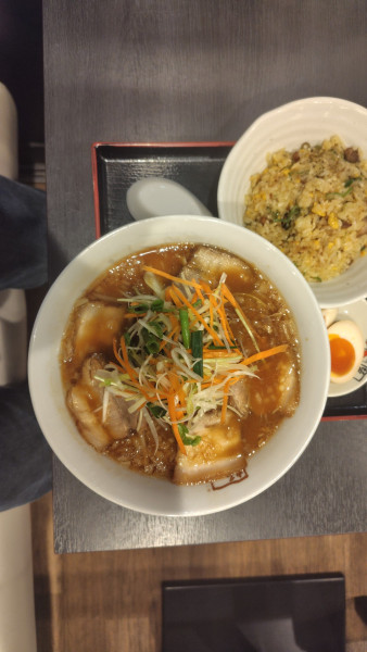 「８種野菜のポカポカ味噌ラーメン」@喜多方ラーメン 坂内 武蔵新城店の写真
