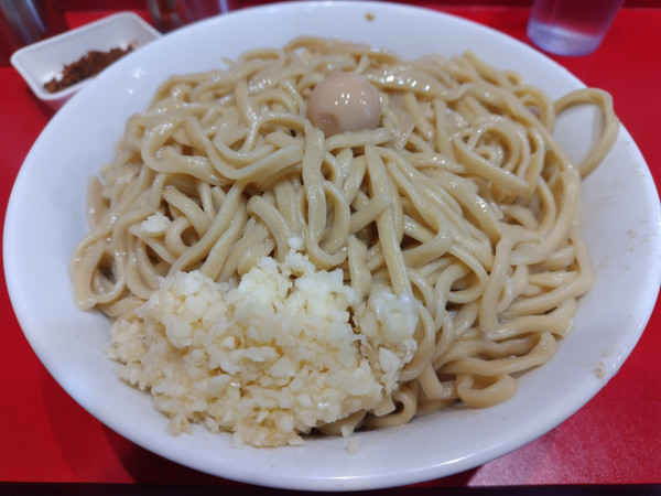 「油そば　※ニンニクあり　＋フライドガーリック：無料」@麺屋HEROの写真