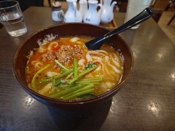 「麻辣刀削麺+半チャーハン」@中国料理 桃源郷 浅草橋店の写真