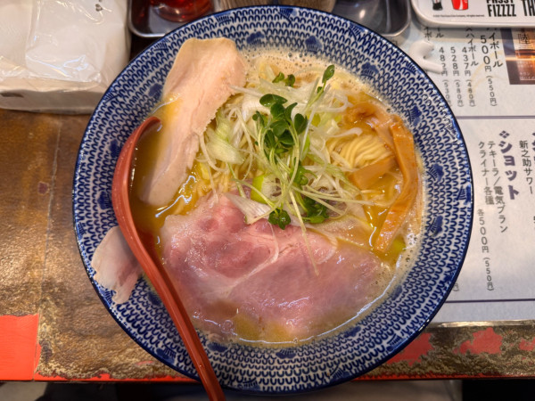 「鶏白湯SOBA醤油（大盛）」@鶏SOBA新之助の写真