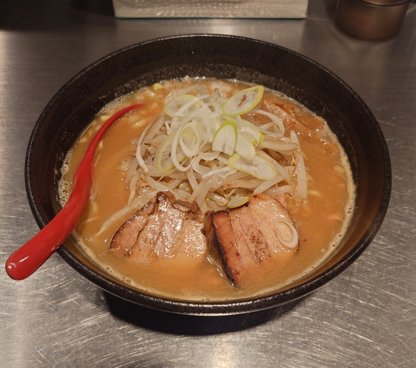 「味噌らぁ麺(950円)」@らぁ麺 ようざんの写真