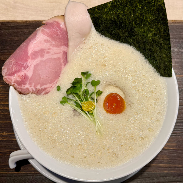 「鶏白湯泡ramen~醤油~(麺少なめ)¥1,400」@鶏白湯泡ramenたまきの写真