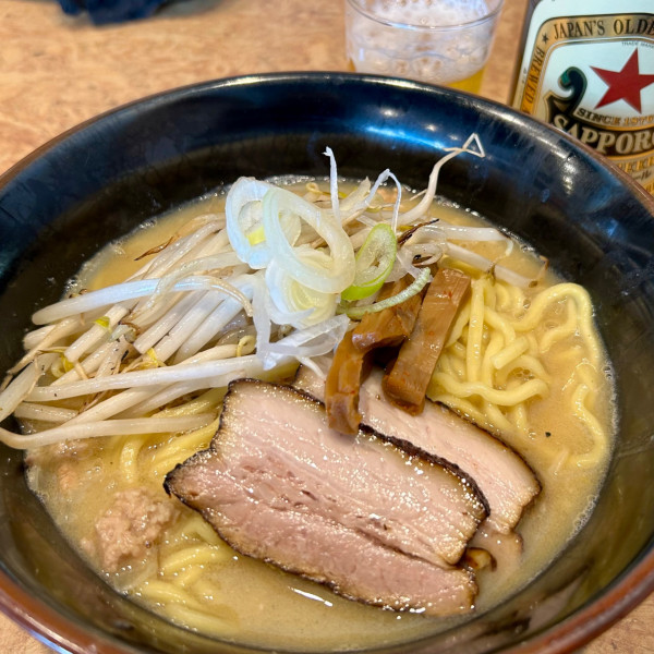 「味噌らーめん＋ビール 赤星中瓶」@味噌らーめん屋 ちょりんの写真