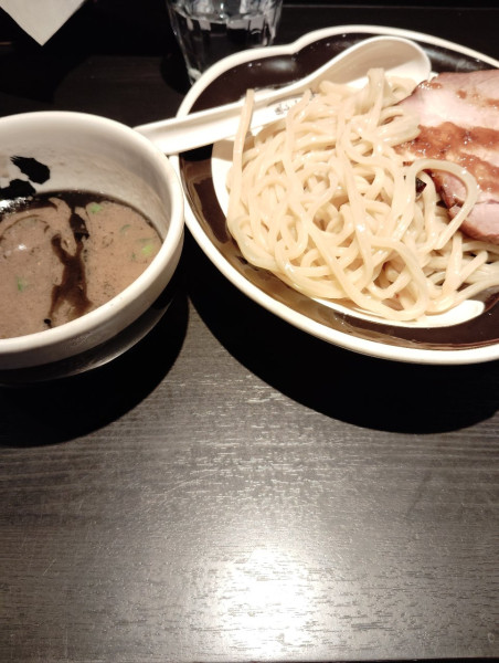 「濃厚つけ麺 黒」@麺屋武蔵 武骨相傳の写真