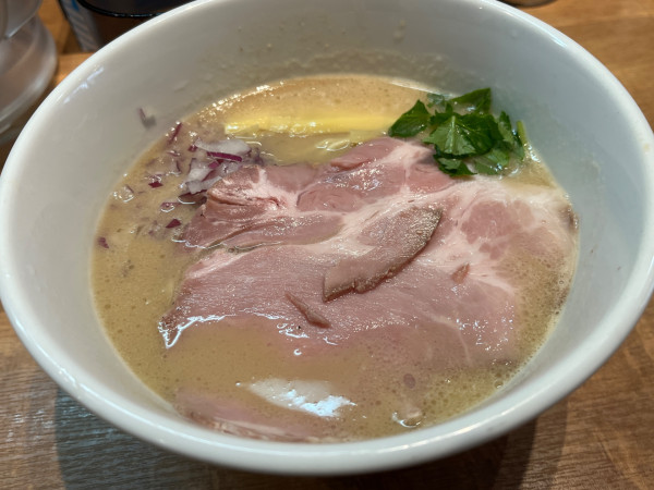 「豚骨らーめん」@貝そばもぉむの写真