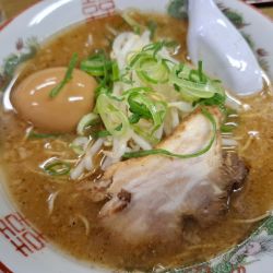 味玉博多とんこつラーメン８１０円