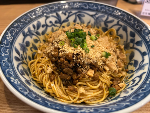 「ロシュー汁なし担々麺　980円」@担担麺 ロシューの写真