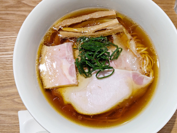 「チャーシュー醤油らぁめん」@麺 ふじさきの写真