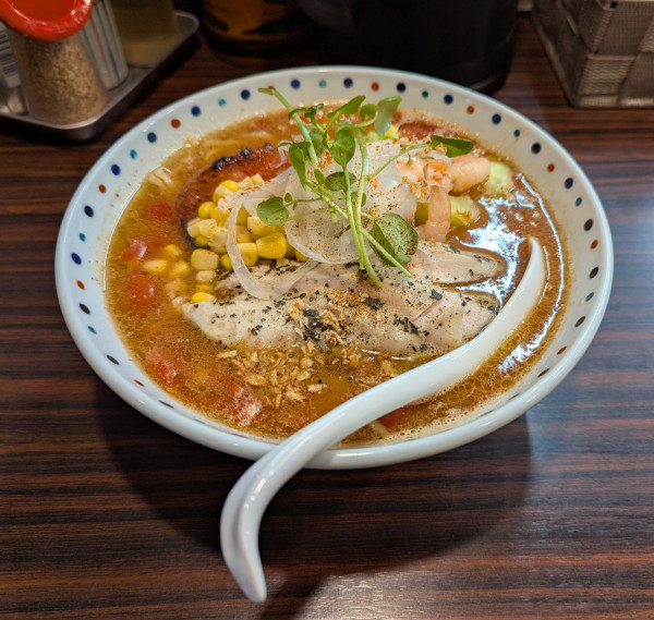 「チリトマトヌードル」@らー麺 あけどやの写真