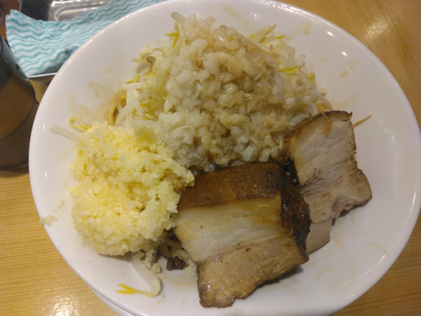 「豚まぜそば1200円野菜マシニンニクマシマシ」@京都ラーメン 森井 飯田橋店の写真