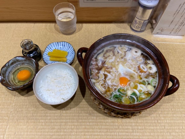 「鍋焼きらーめん（自家製青竹手打麺）＋追い卵」@手打 親鶏中華そば 綾川の写真