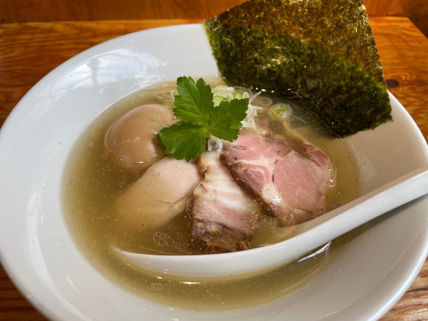 「手揉み中華そば 塩　和え玉 塩」@麺や晴心の写真