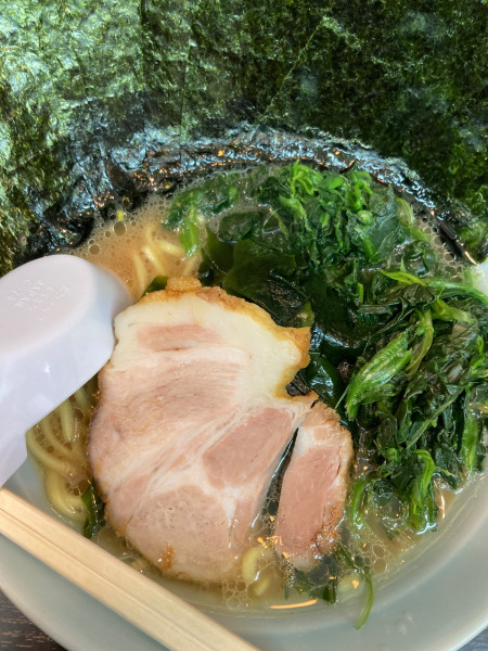 「ラーメン並（のり、ほうれん草増し）」@ラーメン 吉田屋の写真