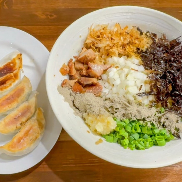 「【限定】濃厚な煮干しまぜそば 1,000円（追飯付き）＋クー」@三代目 むじゃきの写真