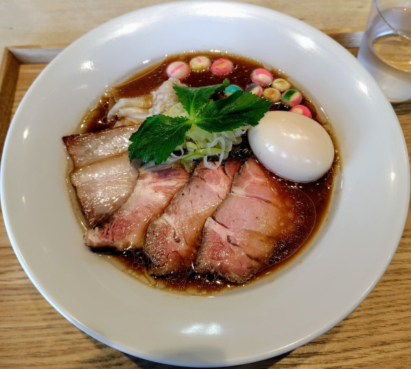 「【限定】特製宍道湖しじみ赤だし中華蕎麦 1800円」@宍道湖しじみ中華蕎麦 琥珀 東京本店の写真