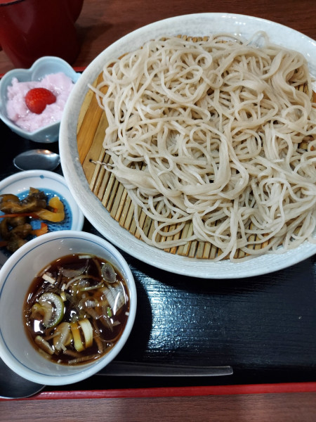 「ランチ・もり蕎麦牛丼セット 900円」@そば処 初味の写真