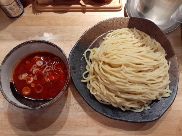 「辛つけ麺、特盛、辛さMax」@つけ麺屋 やすべえ 渋谷店の写真