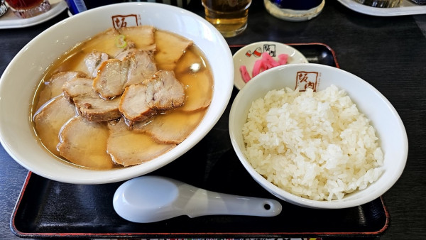 「焼豚ラーメンとライス（1,480円）」@喜多方ラーメン 坂内 岩槻店の写真