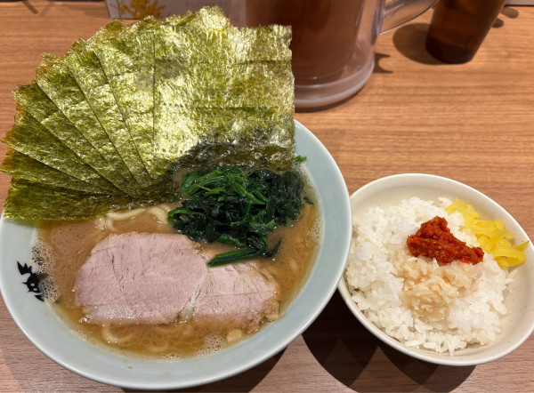 「ラーメン+のり多め」@まだ洞くつ家の写真