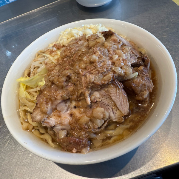 「ラーメン、麺マシ『コール』 ニンニクマシ、アブラマシマシ」@夢の一歩 蕨店の写真