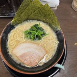 家系ラーメン　塩