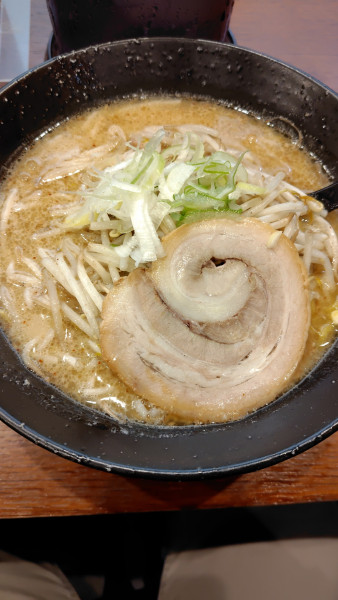 「味噌󠄀ラーメン950円、大盛無料」@札幌ラーメン 左馬の写真