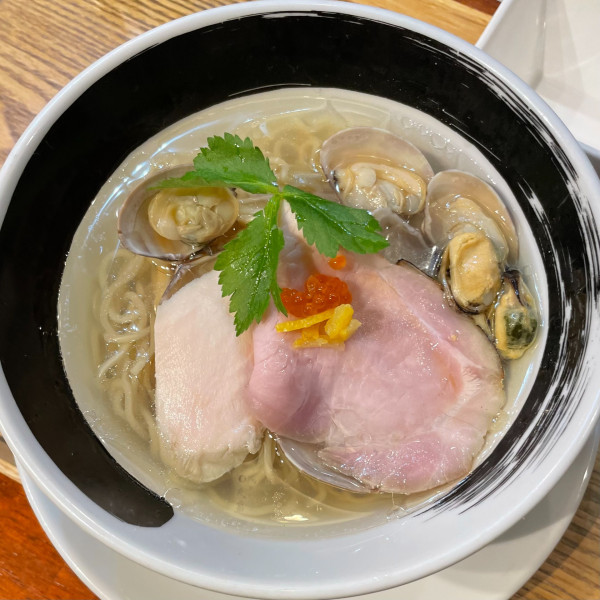 「浅蜊とムール貝の汐そば 1,000円」@麺処しろくろの写真