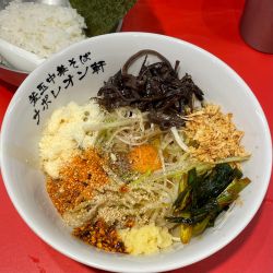 釜玉（小）590円 + サービス小ライス