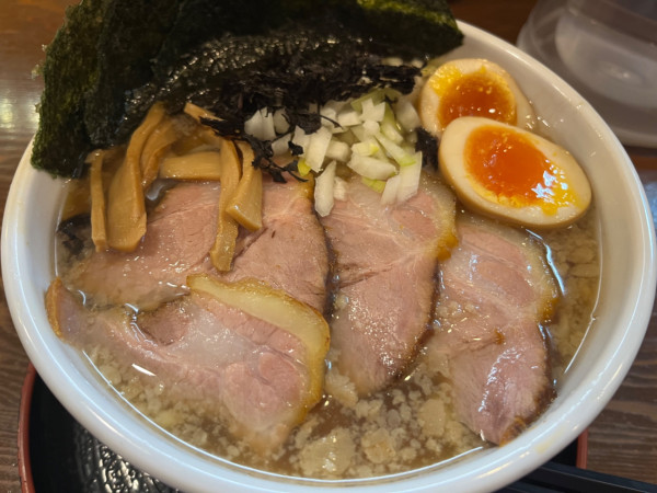 「特製背脂中華そば＋中盛り：1230＋150円」@節系とんこつらぁ麺 おもとの写真