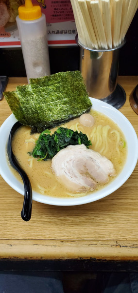 「ラーメン中盛り」@ラーメン三國家 関内店の写真