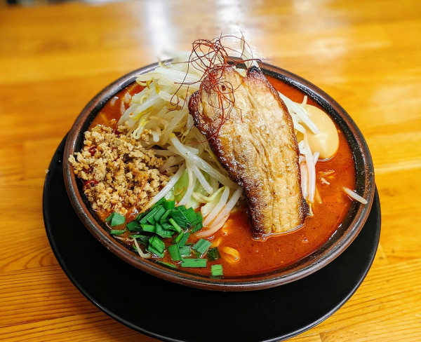 「しびれ辛みそ誤爆」@ラーメン・つけ麺 爆王の写真