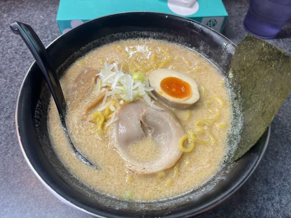 「旭川醤油ラーメン大盛固め850円」@北海道らーめん 味源 八王子店の写真