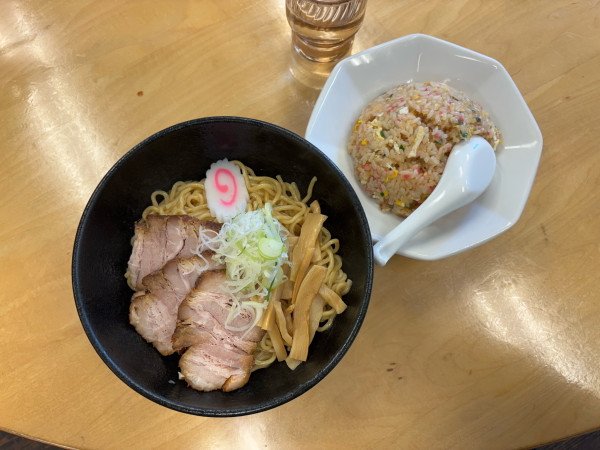 「一平ソバ中（780）チャーシュー（200）半チャーハン（370）」@油ソバ専門店 一平ソバの写真