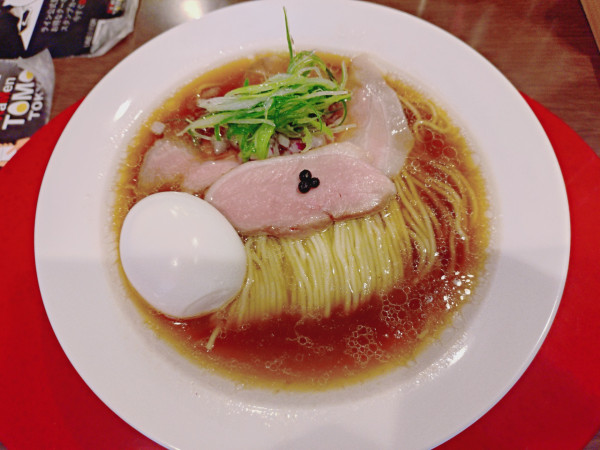 「鴨とカシスの醤油RaMen＋至高のゆず塩味玉＝１２００円　※」@RaMen TOMO TOKYOの写真