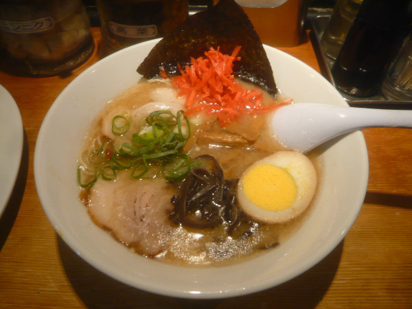 「ラーメン（半麺）」@熊本ラーメン ひごもんず 西荻窪店の写真