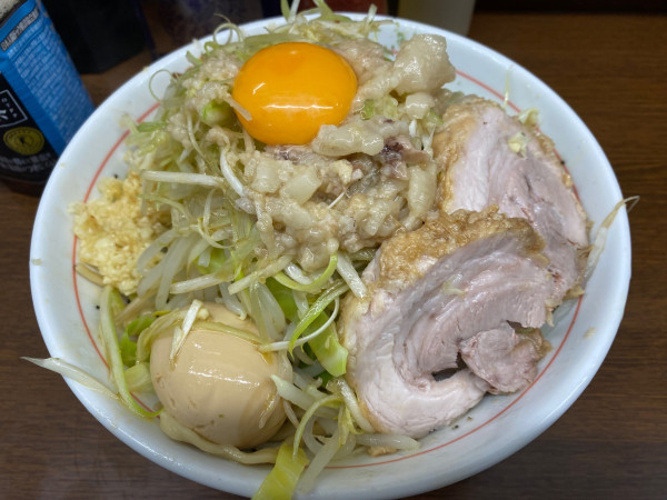 「小ラーメン＋汁なし＋ネギ＋味玉」@ラーメン二郎 横浜関内店の写真