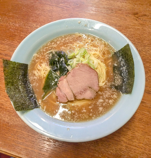 「ラーメン 650円 + 餃子 350円」@ラーメンショップ 荏田店の写真