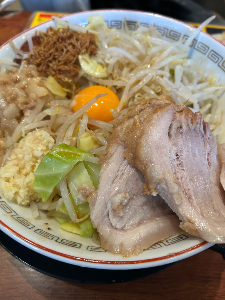 「小ラーメン＋汁なし(ニンニクアブラカラメ)」@豚山 関内店の写真