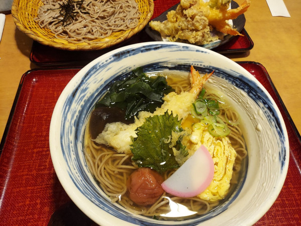 「彩りそば 1060円」@杵屋 西友福生店の写真