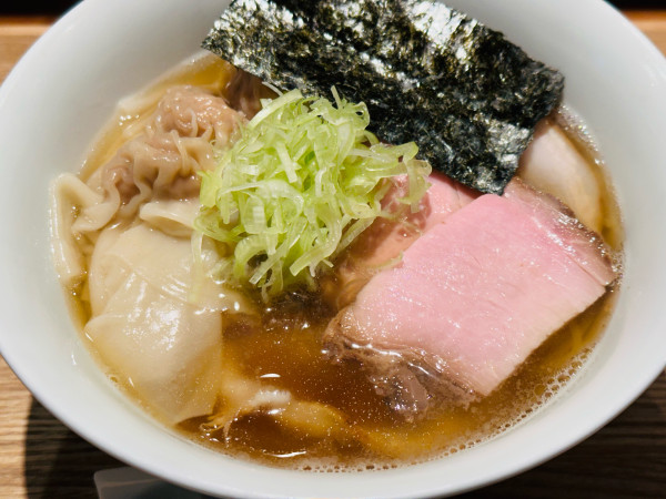「わんたんチャーシュー煮干らぁ麺 2,000円」@麺 ふじさきの写真