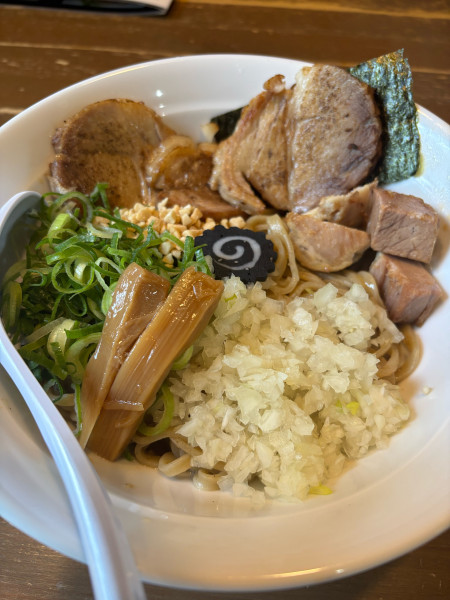 「【祝700店舗】ドラニボ　セレブ盛り」@Dragon Noodle's ドラゴンラーメンの写真