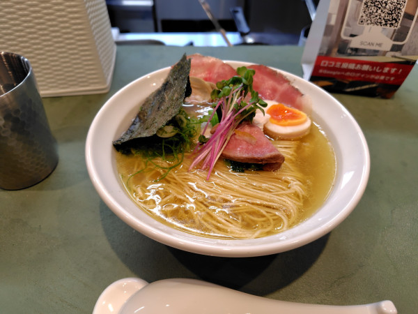 「飛騨地鶏と蛤の貝塩　特中華 ¥1400」@中華そば とり木瓜の写真