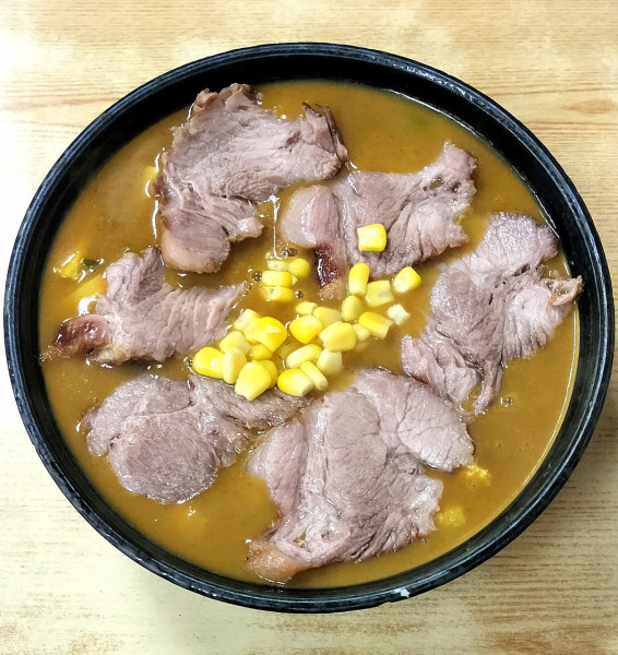 「カレーラーメン チャーシュー入り 1100円」@そば松の写真