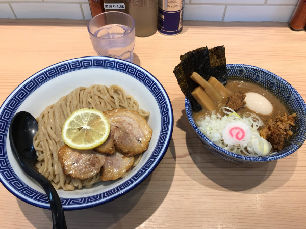 「つけ麺中盛　特性トッピング」@狼煙 浦和店の写真
